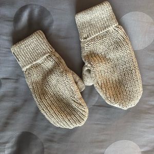 Knit mittens